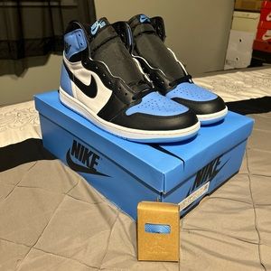 Size 11 - Jordan 1 Retro OG High UNC Toe
